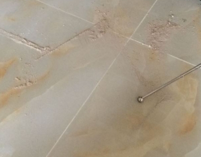 迁安瓷砖空鼓维修公司分享粘合剂选择不当在瓷砖铺贴过程中可能导致以下问题